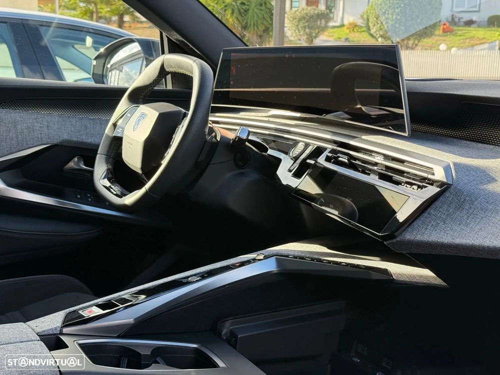 Peugeot 3008 1.2 Hybrid GT e-DCS6 - 12