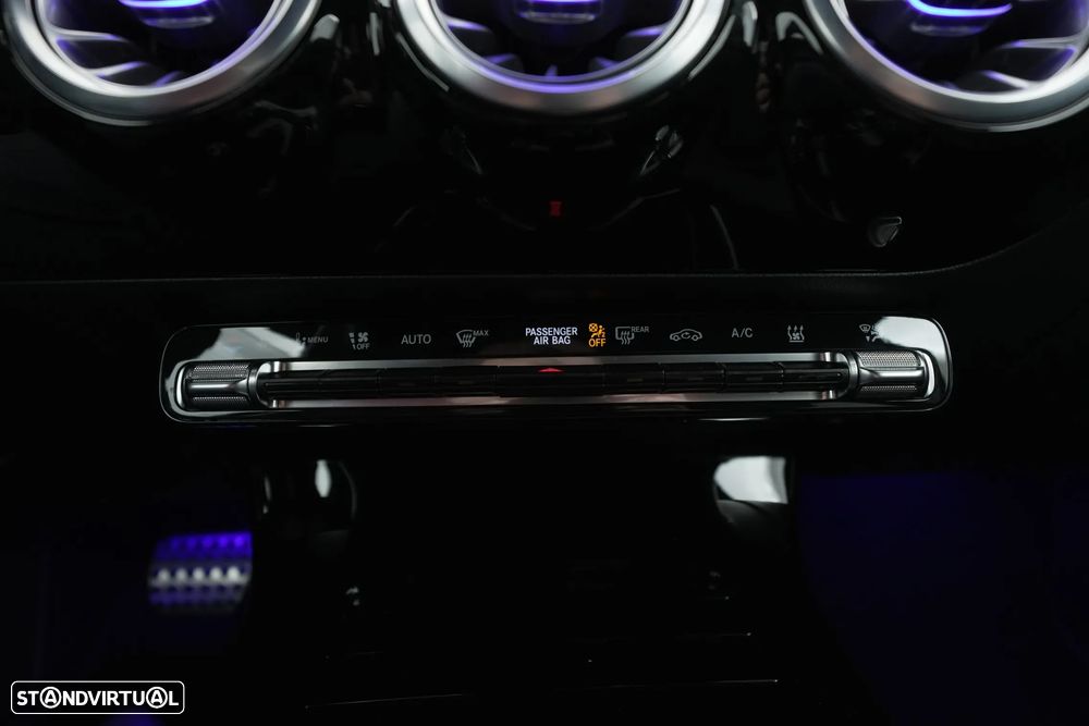 Mercedes-Benz A 250 Limousine e AMG Line - 27