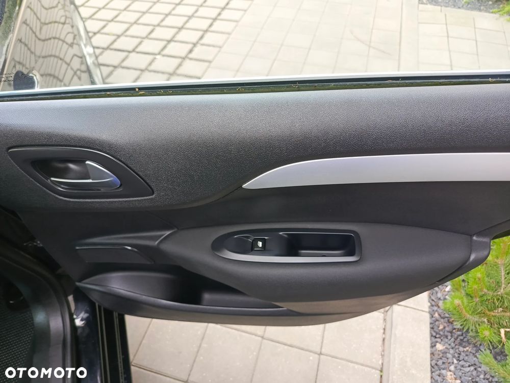 Citroën C4 e-HDi 115 ETG6 Exclusive - 23