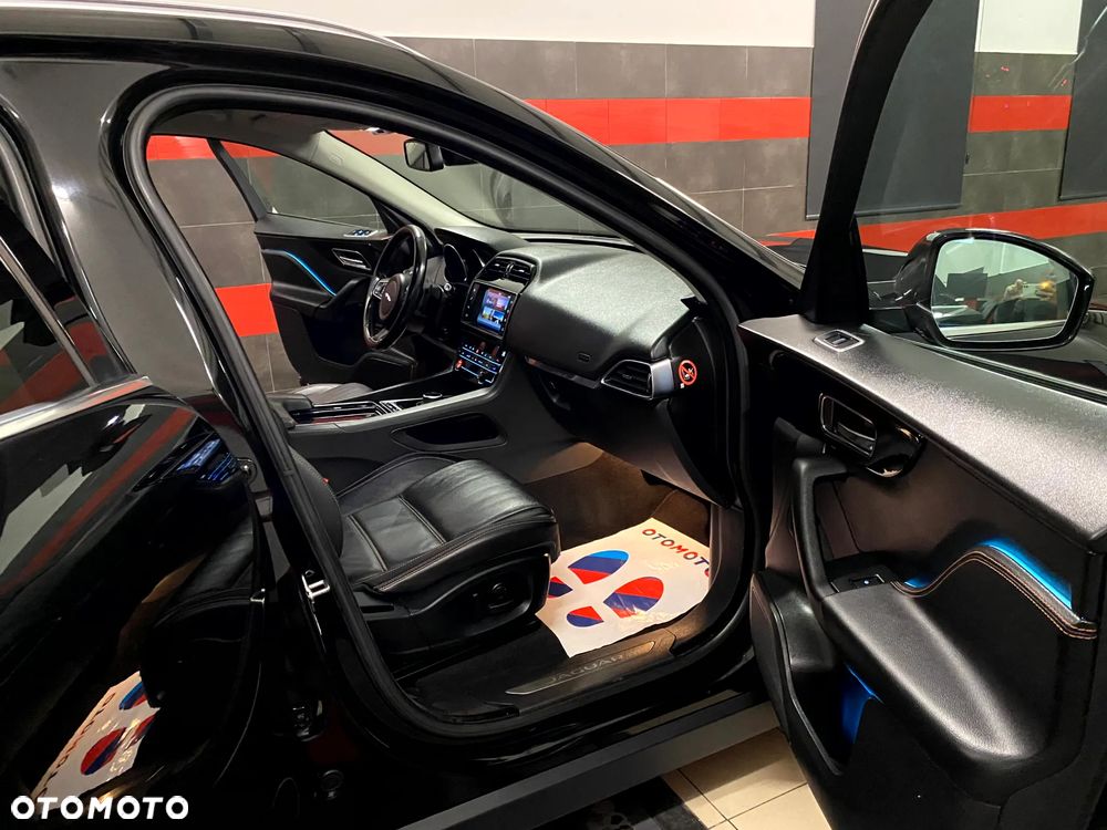 Jaguar F-Pace 20d Pure - 29