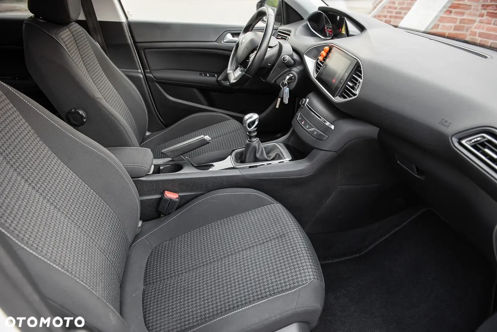 Peugeot 308 BlueHDi 130 Stop & Start Active Business-Paket - 29