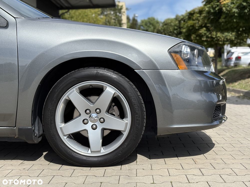 Dodge Avenger - 4