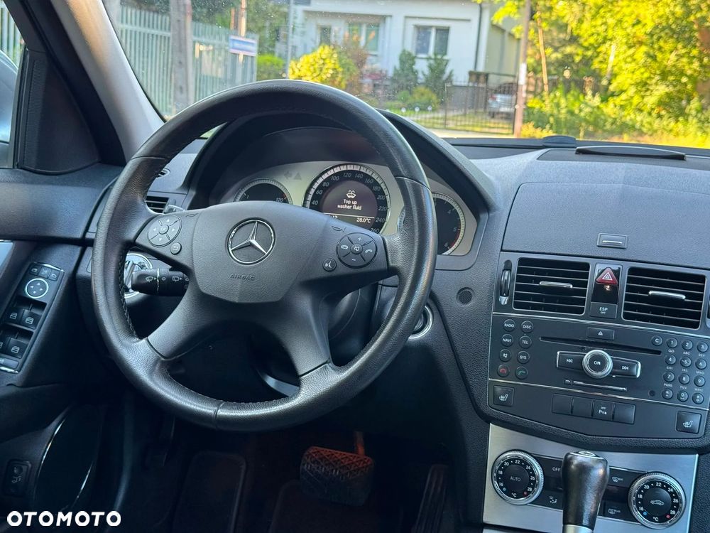Mercedes-Benz Klasa C 320 CDI DPF 4Matic 7G-TRONIC Avantgarde - 18