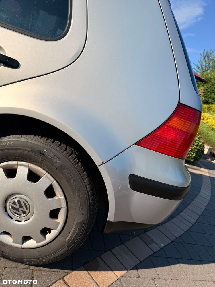 Volkswagen Golf 1.6 - 8