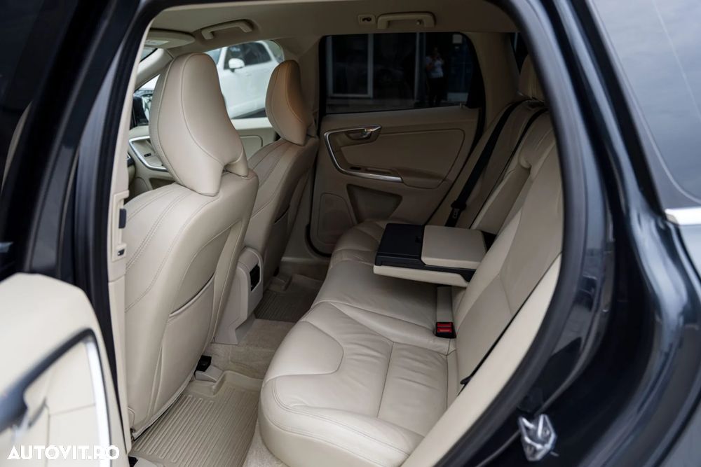 Volvo XC 60 D4 AWD Geartronic Summum - 16