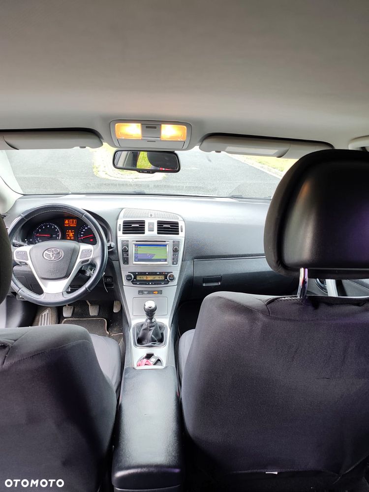 Toyota Avensis 1.8 Comfort - 14