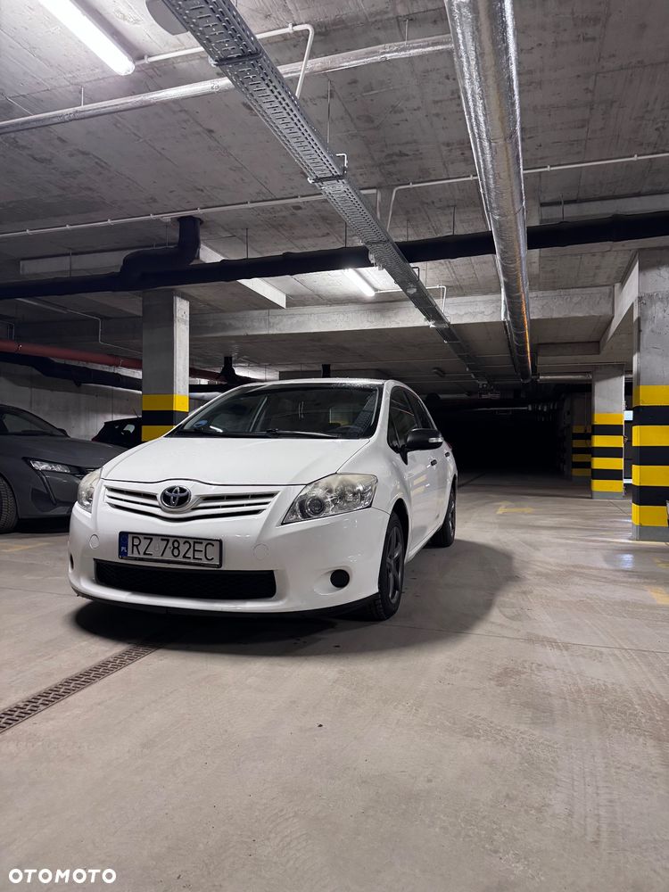 Toyota Auris 1.4 D-4D 2010 - 6