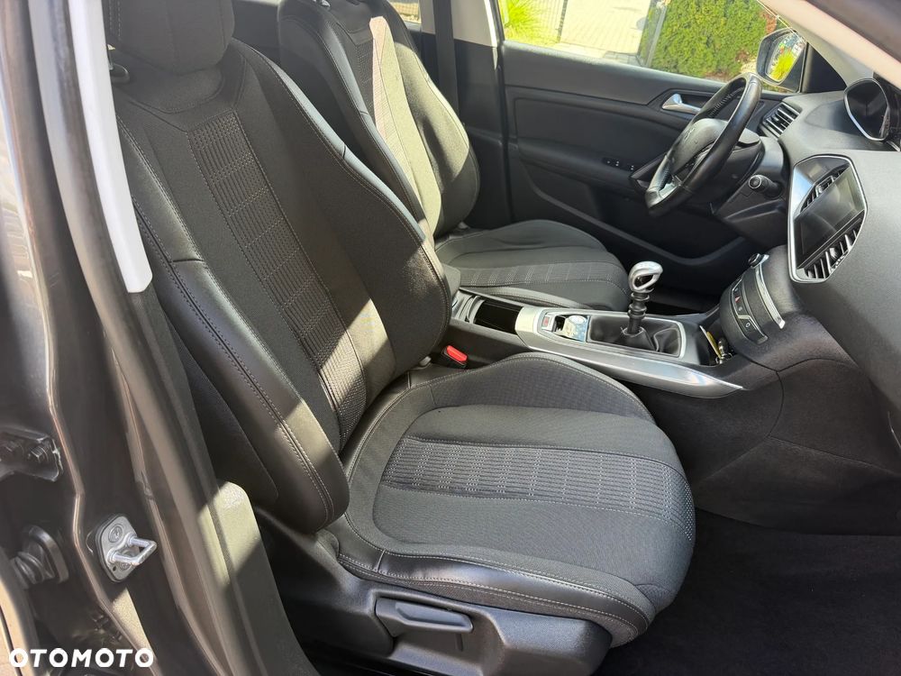 Peugeot 308 - 23