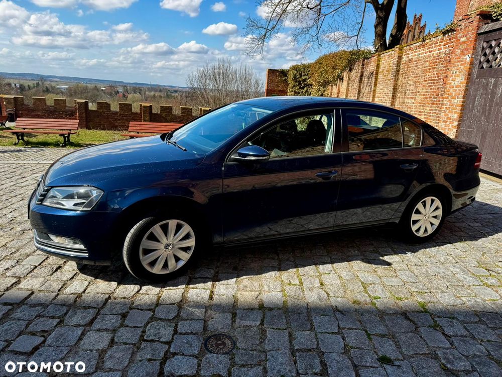 Volkswagen Passat - 2