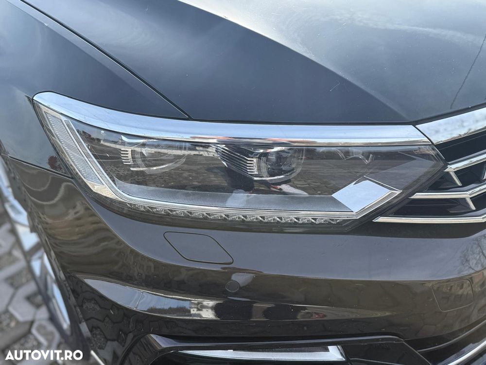 Volkswagen Passat 2.0 TDI R Executive - 12