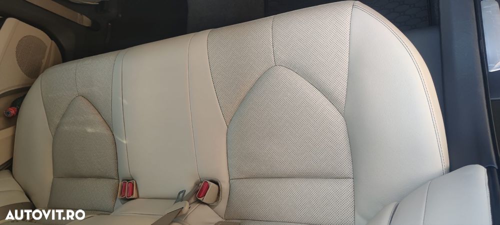 Toyota Camry Luxury - 22