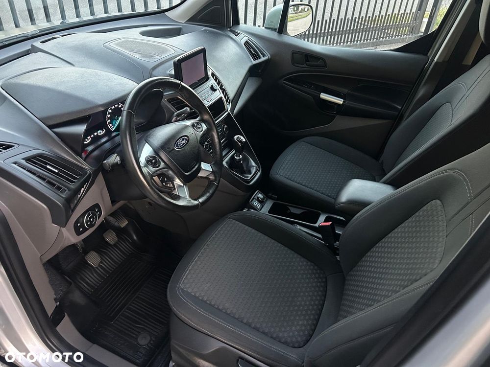 Ford Tourneo Connect Grand - 22