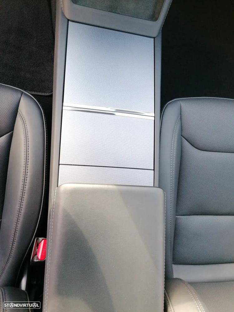 Tesla Model 3 RWD - 19