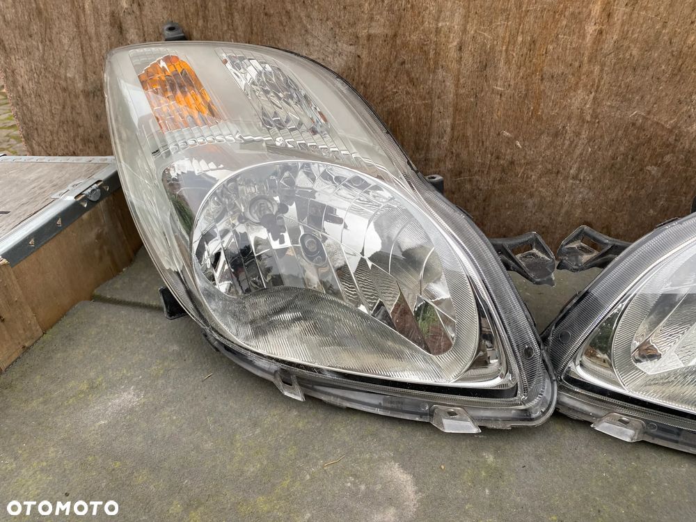 lampy yaris II lift komplet eu całe - 3