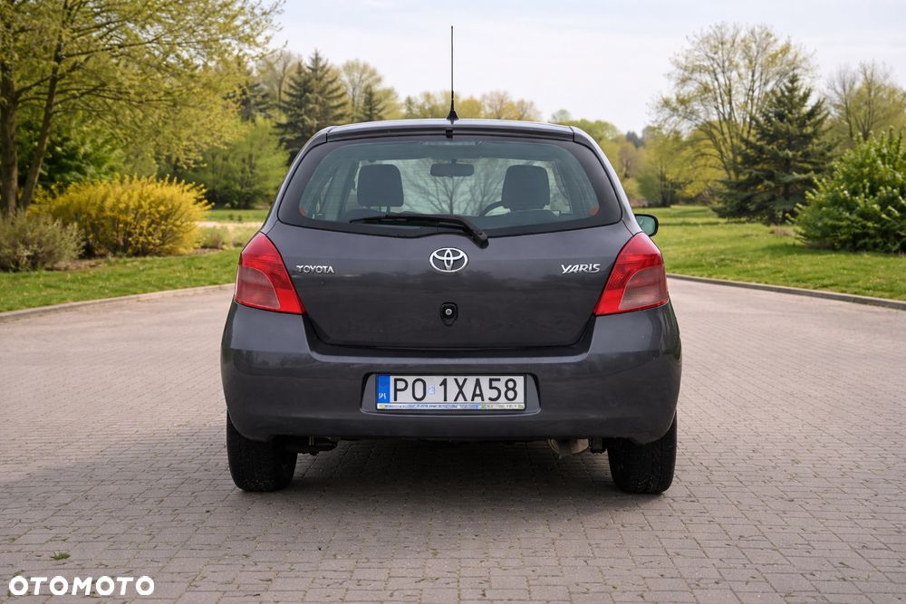 Toyota Yaris 1.3 Luna Premium - 9