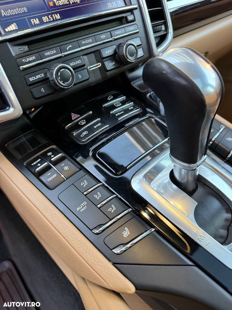 Porsche Cayenne - 19