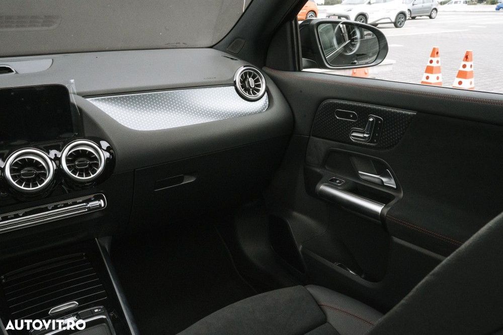 Mercedes-Benz GLA - 10