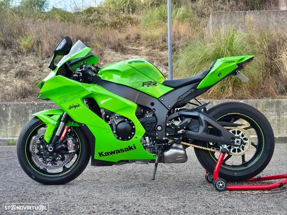 Kawasaki ZX ZX-10RR Performance - 10