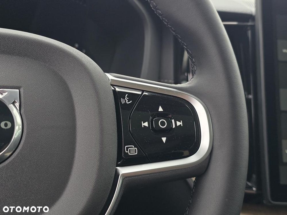Volvo XC 60 B5 B AWD Plus Dark - 15