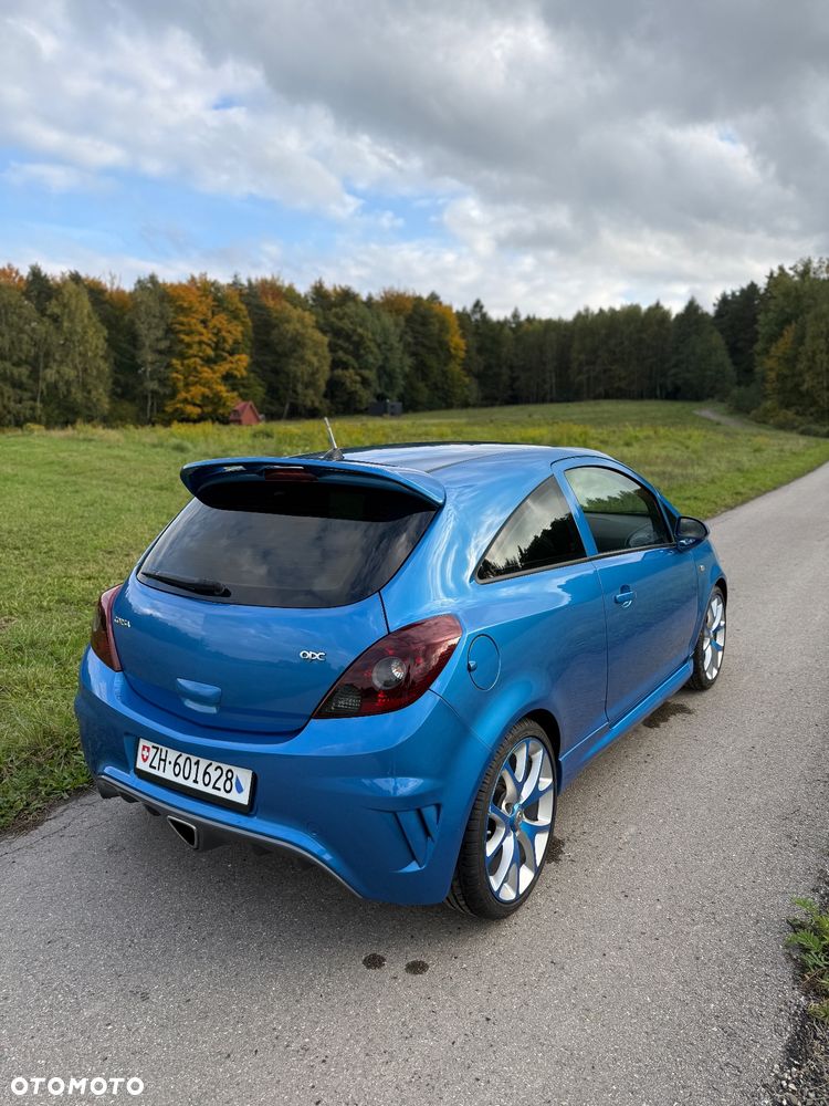 Opel Corsa 1.6 Turbo OPC - 8