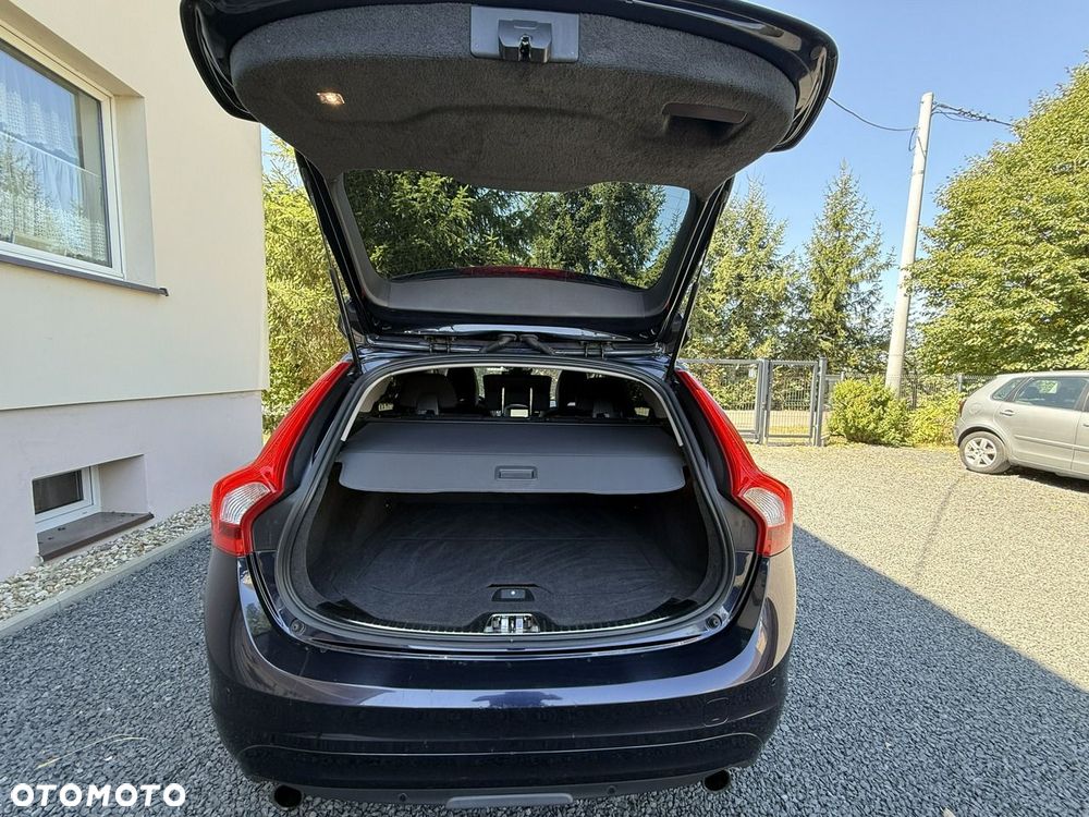 Volvo V60 T3 Geartronic Momentum - 11