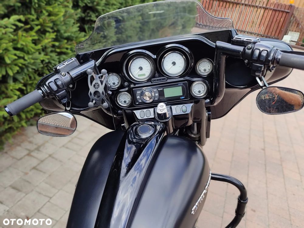 Harley-Davidson CVO Street Glide - 3