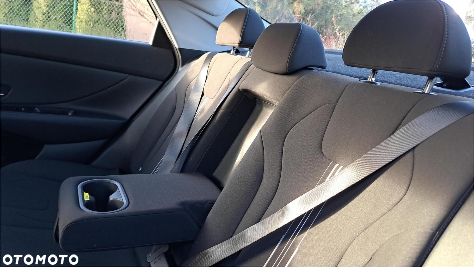 Hyundai Elantra - 15
