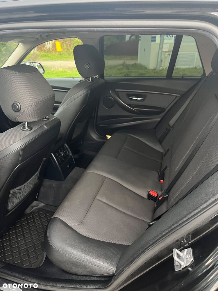 BMW Seria 3 320d Touring xDrive Modern Line - 14