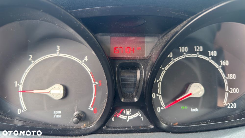 Ford Fiesta 1.4 TDCi Ambiente - 9