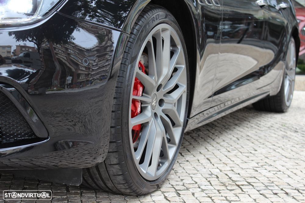 Maserati Ghibli 3.0 V6 - 8