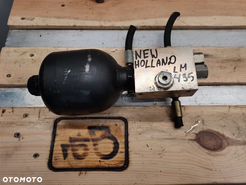 Dzielnik New Holland LM 435 - 1