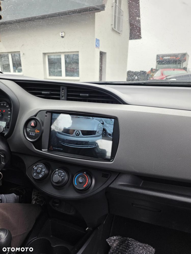 Toyota Yaris 1.5 Active - 12