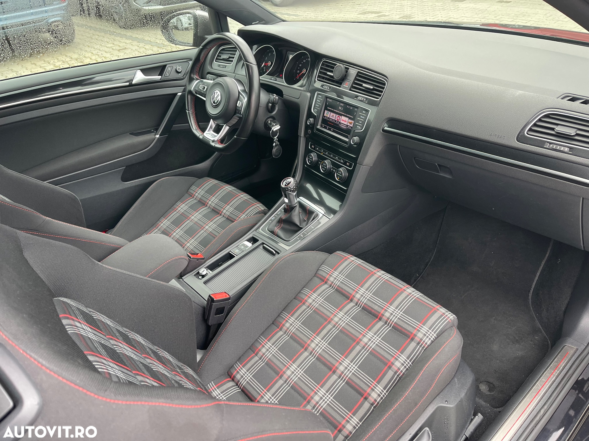 Volkswagen Golf 2.0 TSI BMT GTI Performance - 5