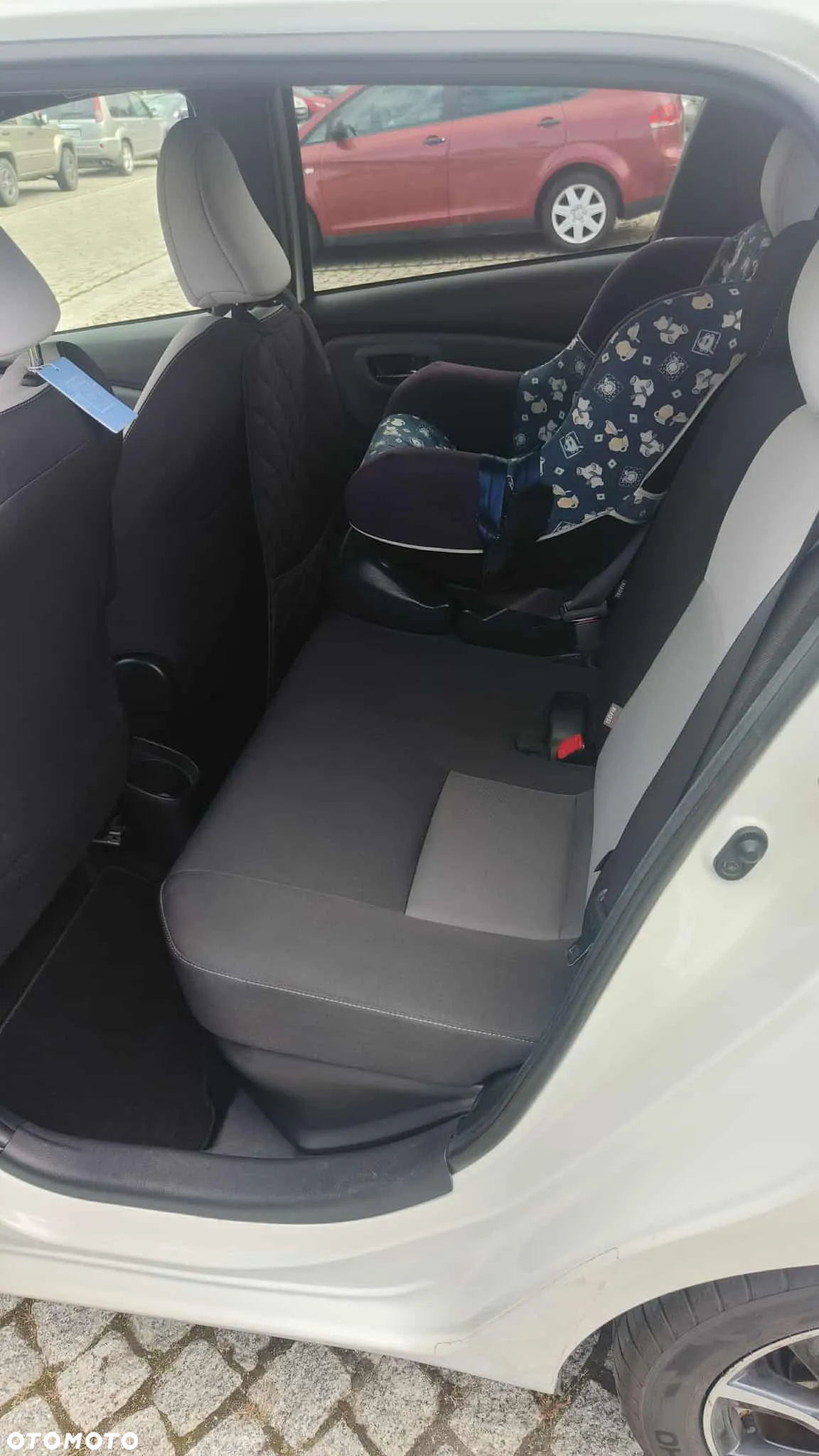 Toyota Yaris - 10
