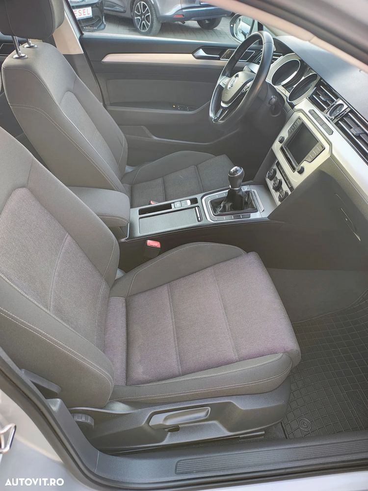 Volkswagen Passat 1.6 TDI (BlueMotion Technology) Comfortline - 14