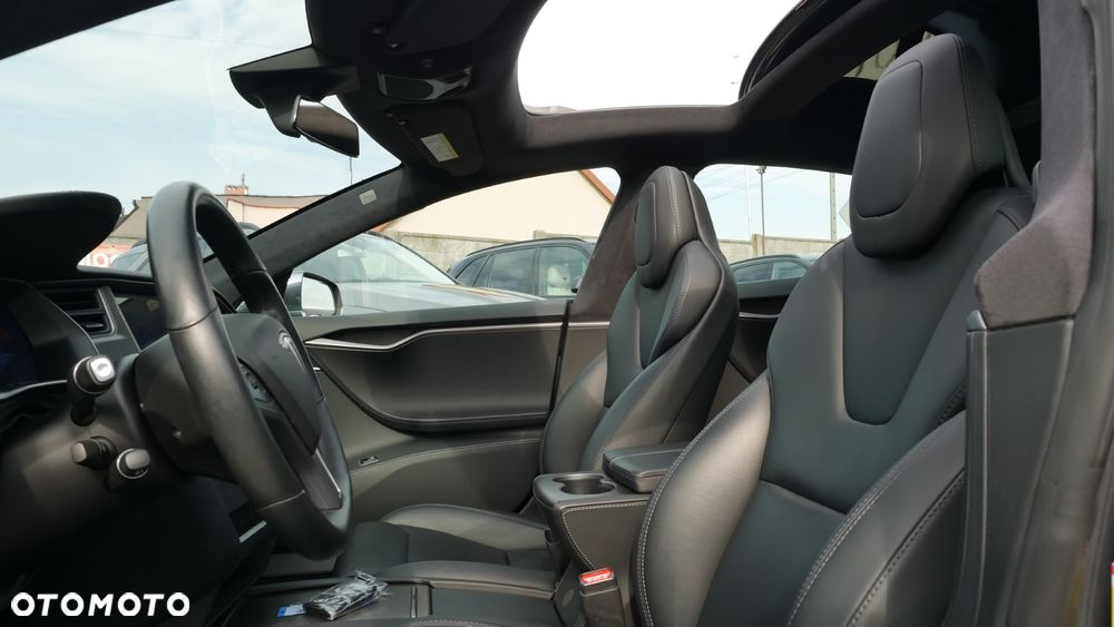 Tesla Model S - 13