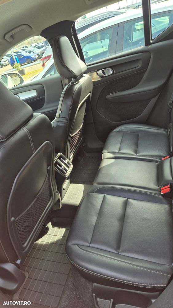 Volvo XC 40 D4 AWD Momentum Pro - 14
