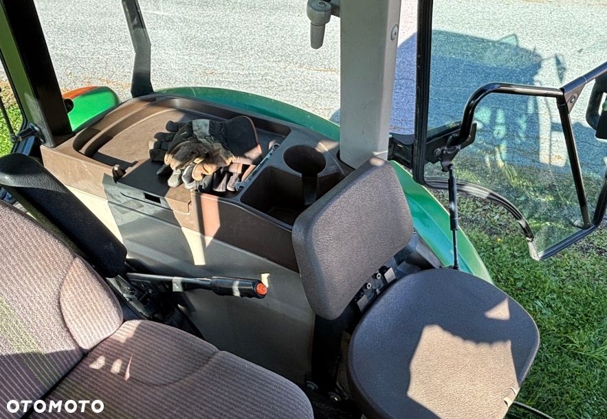 John Deere 5820 , rok 2005 , ideal stan - 10