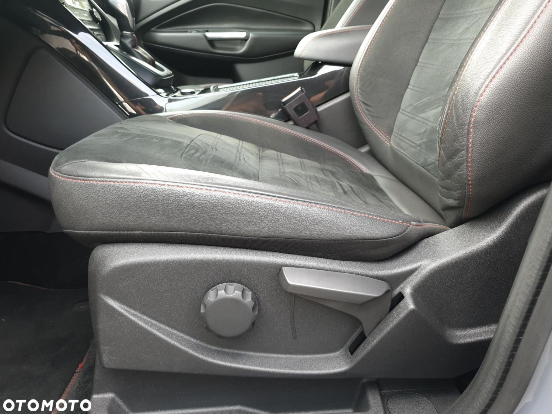 Ford Kuga 2.0 TDCi AWD ST-Line Black - 25