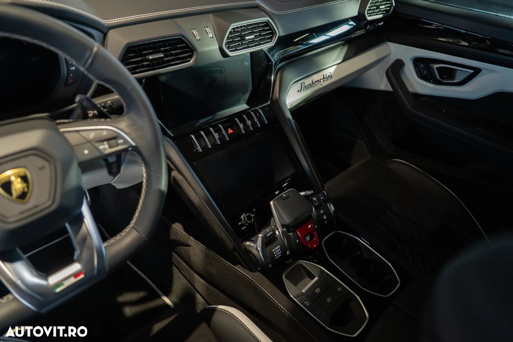 Lamborghini URUS - 18