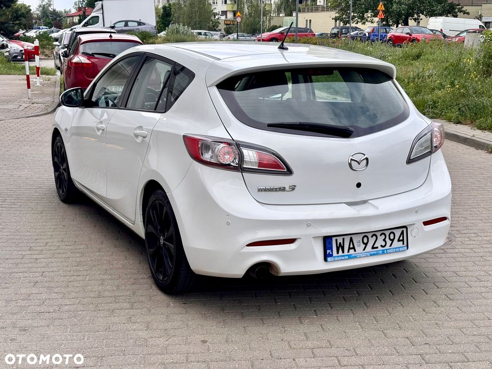 Mazda 3 1.6 Exclusive + - 4