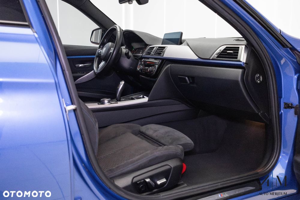BMW Seria 3 320d xDrive M Sport - 40