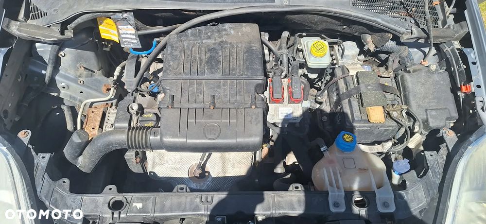 Fiat Punto 1.2 8V Active - 10