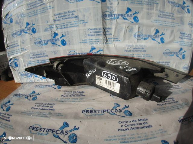 Farol Nevoeiro 8A6115K273AC 2NR00992601 FORD FIESTA 6 FASE 1 2012 1.4TDCI 71CV 5P BRANCO TR ESQ ORIGINAL - 2