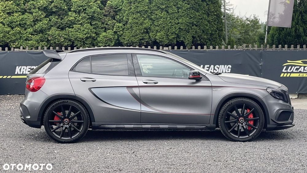 Mercedes-Benz GLA - 4