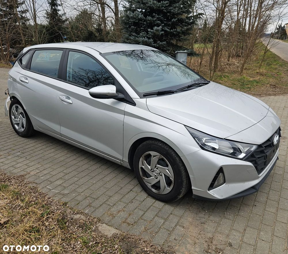 Hyundai i20 blue 1.2 Pure - 9