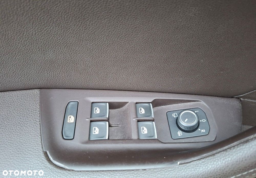 Volkswagen Passat - 27
