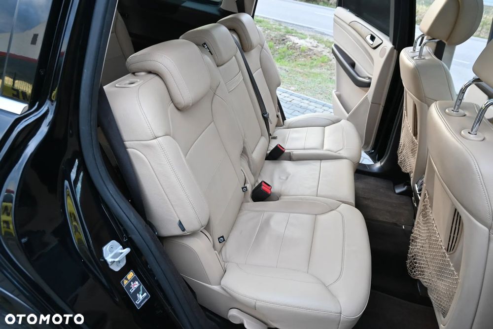 Mercedes-Benz GLS - 22