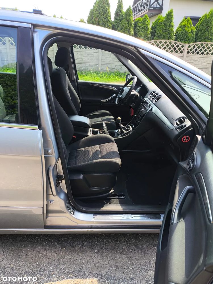 Ford S-Max - 16