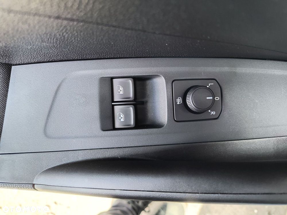 Skoda Fabia 1.0 TSI Drive DSG - 24